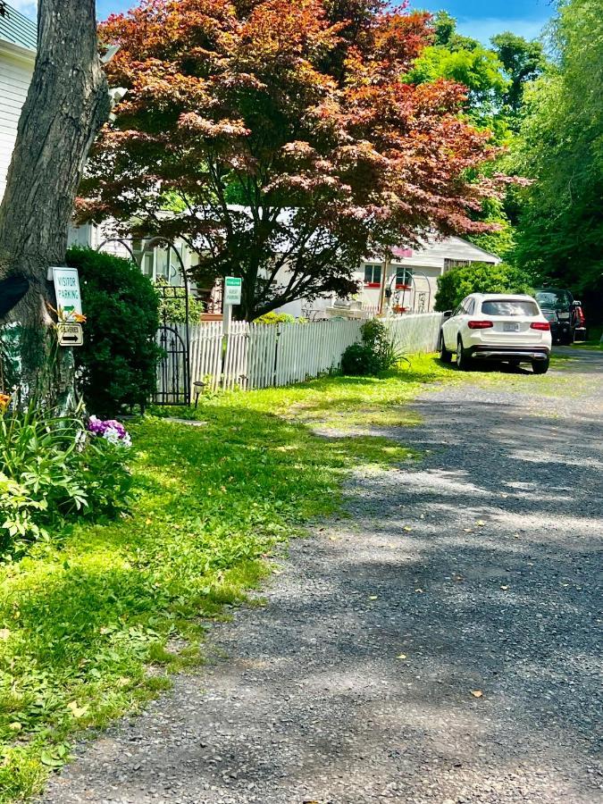 Across The Inn Entire Colonial House With Lovely Porch & Extremely Fast Wi-Fi Washington Εξωτερικό φωτογραφία