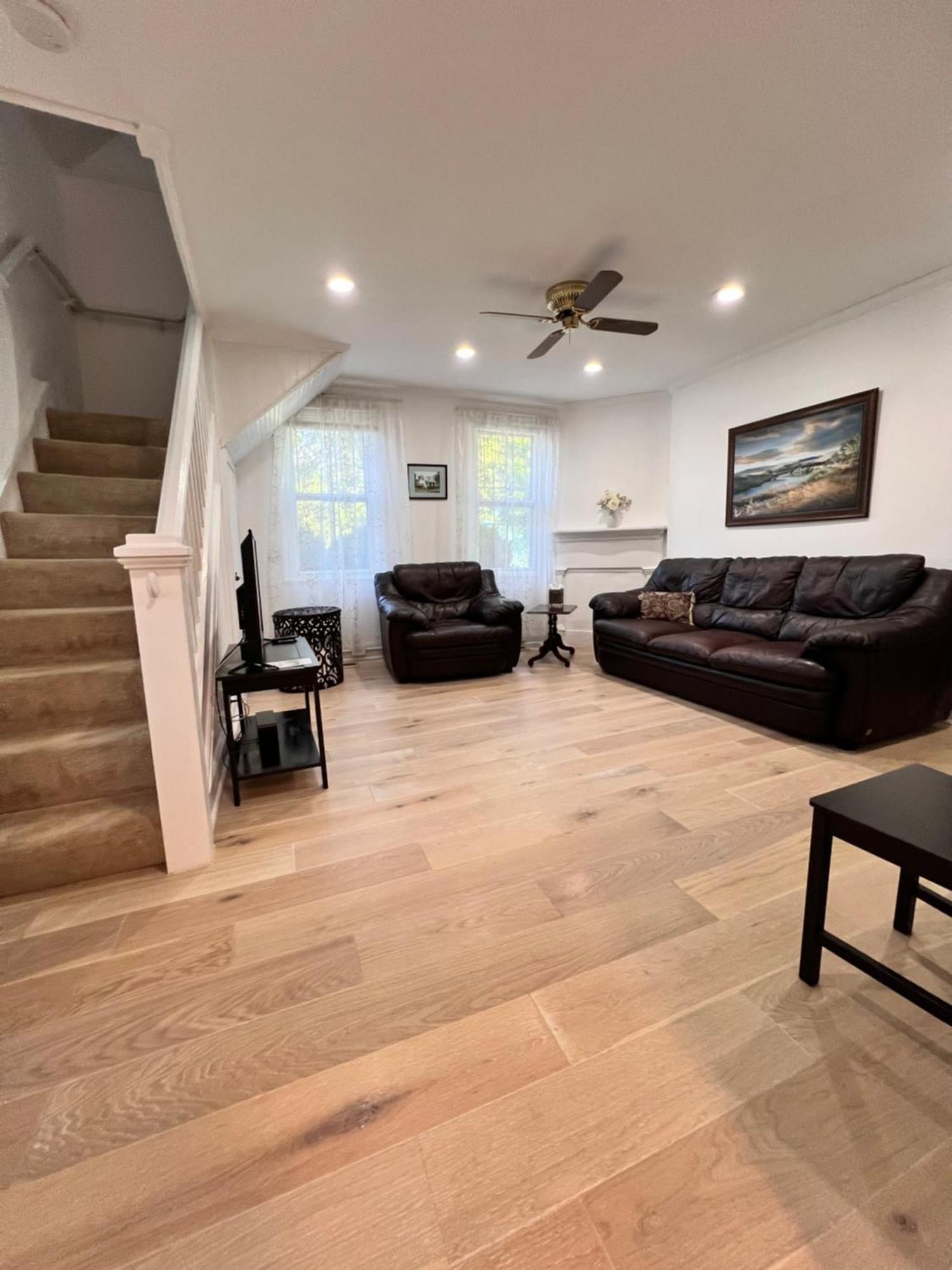 Across The Inn Entire Colonial House With Lovely Porch & Extremely Fast Wi-Fi Washington Εξωτερικό φωτογραφία