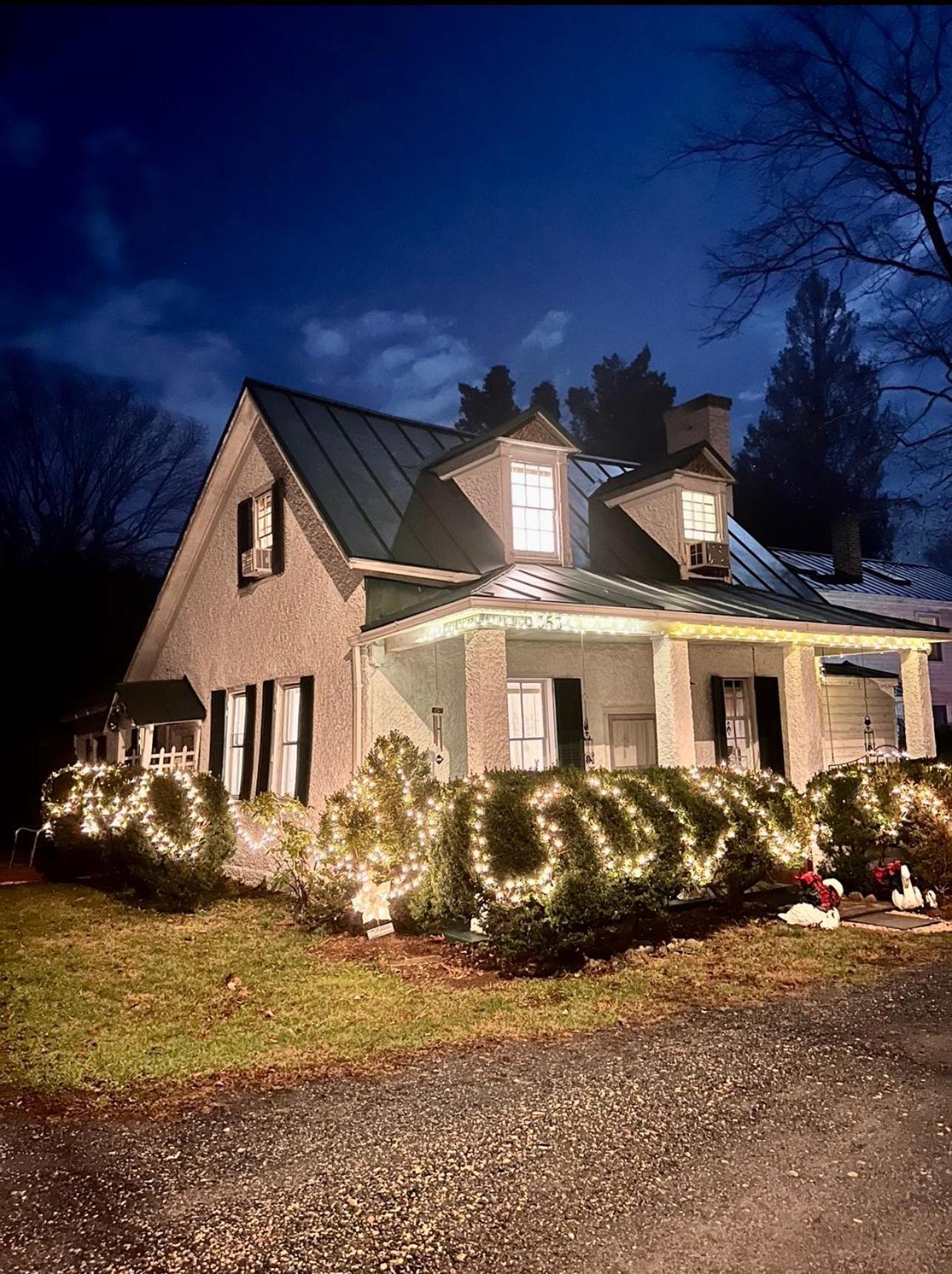 Across The Inn Entire Colonial House With Lovely Porch & Extremely Fast Wi-Fi Washington Εξωτερικό φωτογραφία